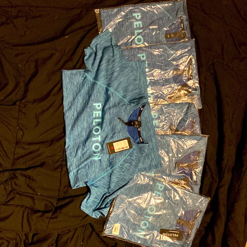 SU221 Blue Peloton Reign Tech Tee